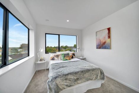 Photo of property in 723d Massey Road, Mangere, Auckland, 2022