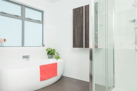 Photo of property in 4 Hislop Way, Johnsonville, Wellington, 6037