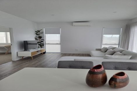 Photo of property in 19a Braemar Road, Rothesay Bay, Auckland, 0630