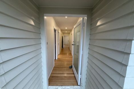 Photo of property in 1 Adriatic Avenue, Henderson, Auckland, 0612