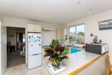 Photo of property in 3/80 Whiteley Street, Moturoa, New Plymouth, 4310