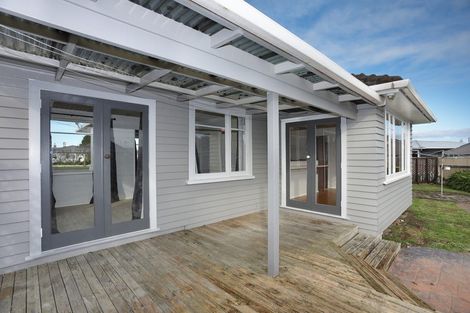 Photo of property in 114 East Street, Feilding, 4702