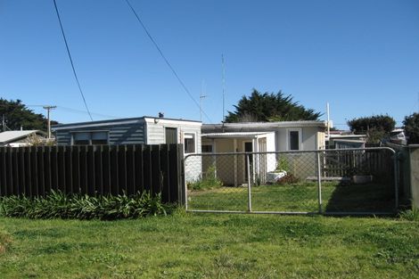 Photo of property in 28 Raukawa Street, Himatangi Beach, Foxton, 4891