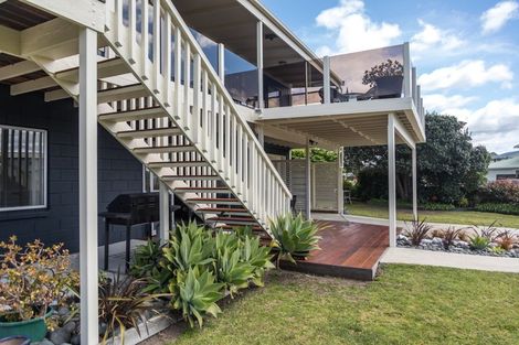 Photo of property in 2 Banks Street, Cooks Beach, Whitianga, 3591