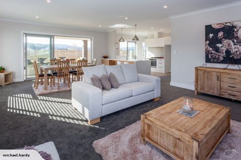 Photo of property in 154 Kupe Drive, Whitianga, 3510