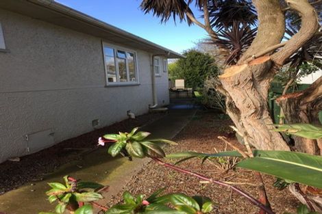 Photo of property in 45 Selwyn Crescent, College Estate, Whanganui, 4500