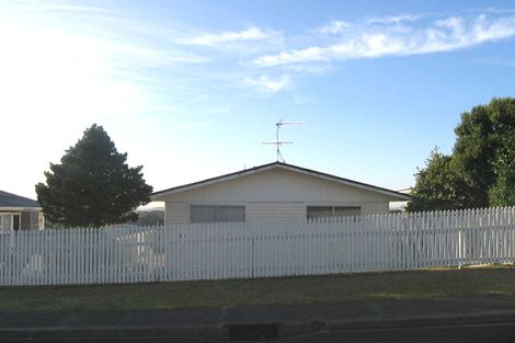 Photo of property in 25 Marcel Place, Glenfield, Auckland, 0629
