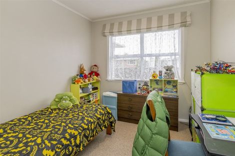 Photo of property in 24 Highbury Drive, Levin, 5510