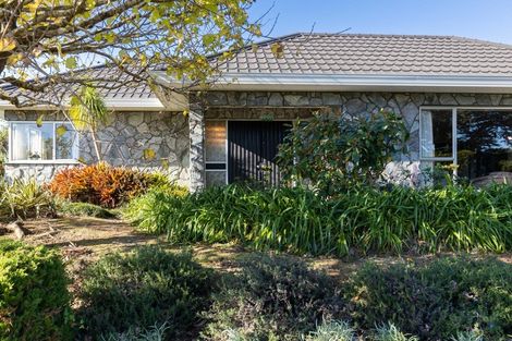 Photo of property in 166 Heta Road, Highlands Park, New Plymouth, 4312