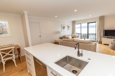 Photo of property in 123 Marine Parade, Seatoun, Wellington, 6022