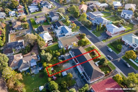 Photo of property in 1/38 Holland Road, Hillcrest, Auckland, 0627