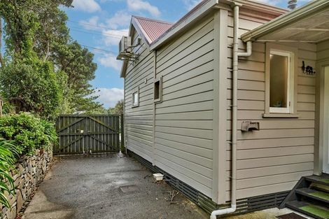 Photo of property in 28 Thornley Street, Titahi Bay, Porirua, 5022