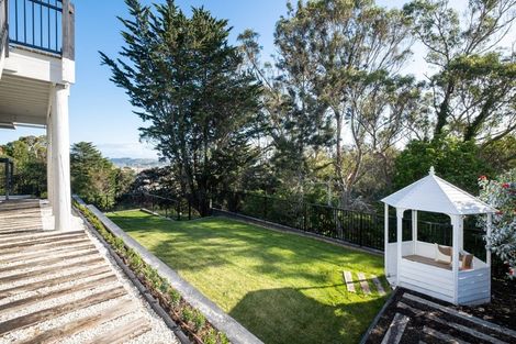 Photo of property in 15 Lawrence Road, Hospital Hill, Napier, 4110