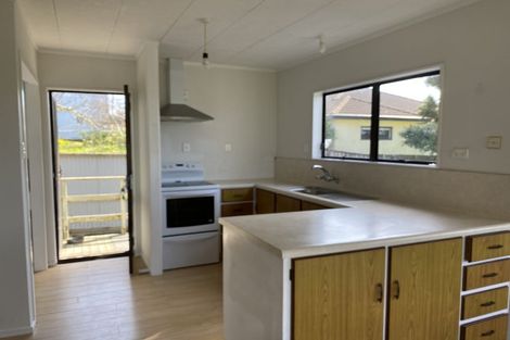 Photo of property in 23 Flanshaw Road, Te Atatu South, Auckland, 0610