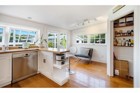 Photo of property in 14 Martin Avenue, Beckenham, Christchurch, 8023