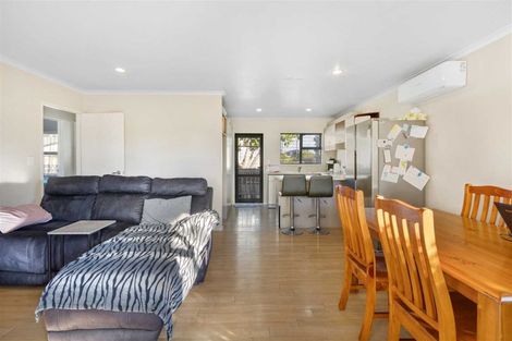 Photo of property in 20 Ward Crescent, Te Atatu Peninsula, Auckland, 0610