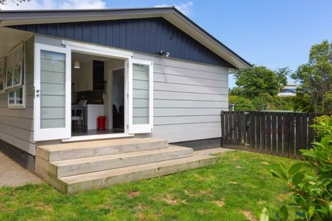 Photo of property in 29 Beaumont Crescent, Frankleigh Park, New Plymouth, 4310