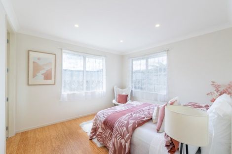 Photo of property in 72 Sunstone Crescent, Timberlea, Upper Hutt, 5018