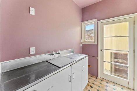 Photo of property in 31 Tipahi Street, Nelson South, Nelson, 7010