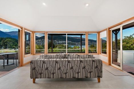 Photo of property in 732 Peninsula Road, Kelvin Heights, Queenstown, 9300