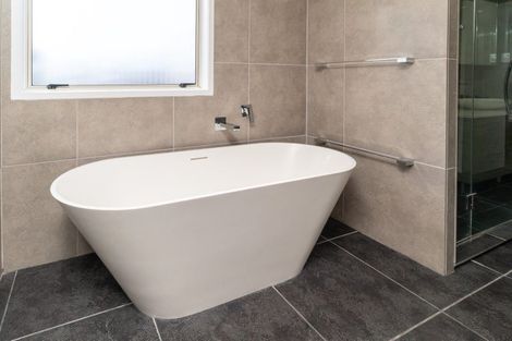 Photo of property in 1/2 Ocean View Road, Milford, Auckland, 0620