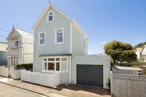 Photo of property in 2 Tutchen Avenue, Mount Victoria, Wellington, 6011