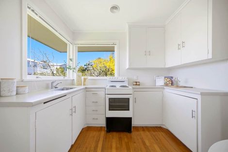 Photo of property in 18 Alma Road, Milford, Auckland, 0620