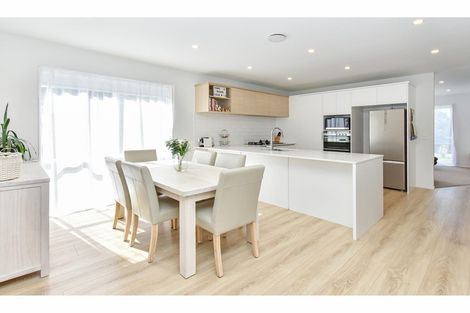 Photo of property in 7 Waituarua Drive, Takanini, 2112