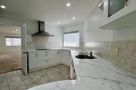Photo of property in 8 Shankill Place, East Tamaki, Auckland, 2013