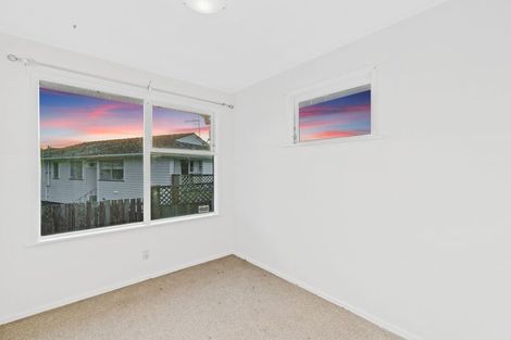Photo of property in 12 Mchardy Place, Glenfield, Auckland, 0627