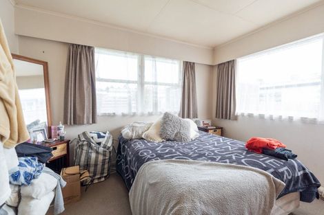 Photo of property in 72 Lethbridge Street, Feilding, 4702