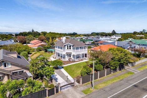Photo of property in 68 Collins Street, Hawera, 4610