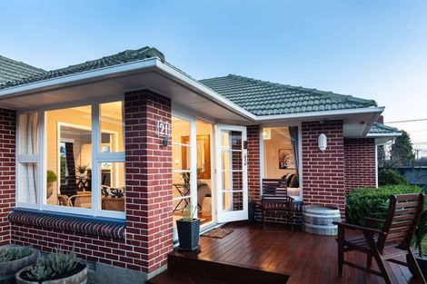 Photo of property in 21 Springbank Street, Bryndwr, Christchurch, 8053