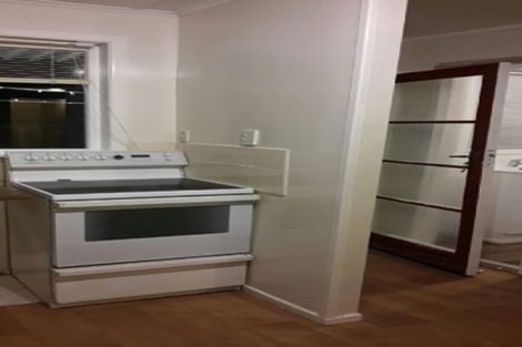 Photo of property in 631 Glenfield Road, Totara Vale, Auckland, 0629