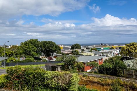 Photo of property in 85a Eliot Street, New Plymouth, 4310