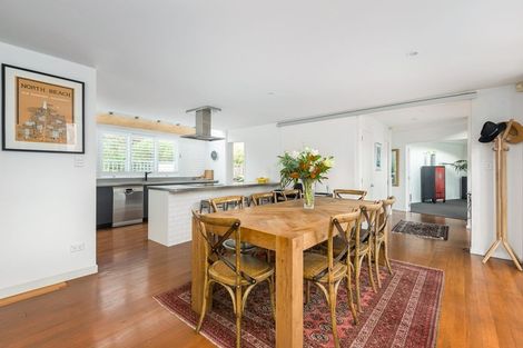 Photo of property in 90 Wiggins Street, Sumner, Christchurch, 8081