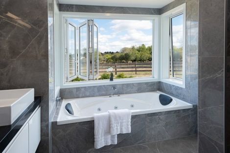 Photo of property in 22 Ardmore Quarry Road, Ardmore, Papakura, 2582