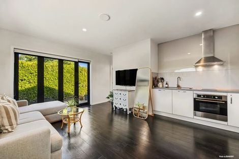 Photo of property in 97 Barrack Road, Mount Wellington, Auckland, 1060