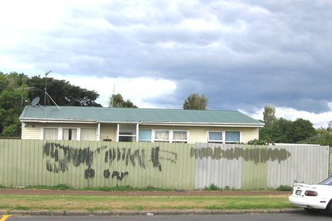 Photo of property in 192 Pilkington Road, Point England, Auckland, 1072