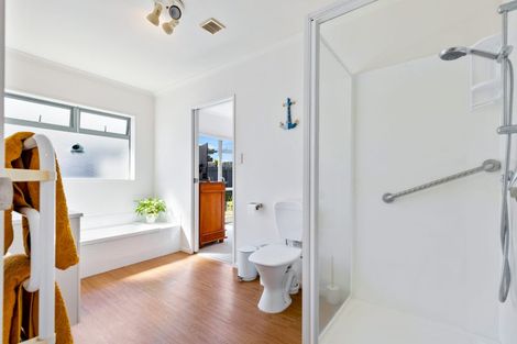 Photo of property in 19 Francis Skinner Place, Orewa, 0931