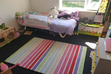 Photo of property in 43 Cardiff Crescent, Cannons Creek, Porirua, 5024