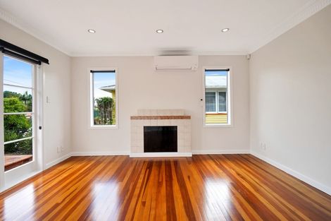 Photo of property in 78 Matipo Road, Te Atatu Peninsula, Auckland, 0610