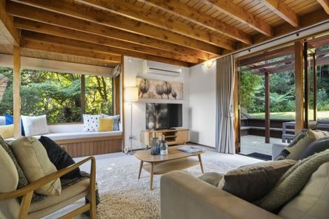 Photo of property in 37 Mappin Place, Chatswood, Auckland, 0626