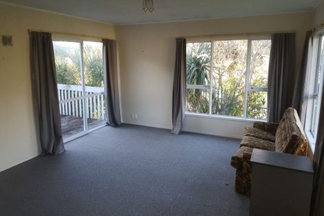 Photo of property in 9 Wakeling Avenue, Te Atatu South, Auckland, 0610