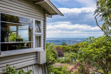 Photo of property in 140 Hackthorne Road, Cashmere, Christchurch, 8022