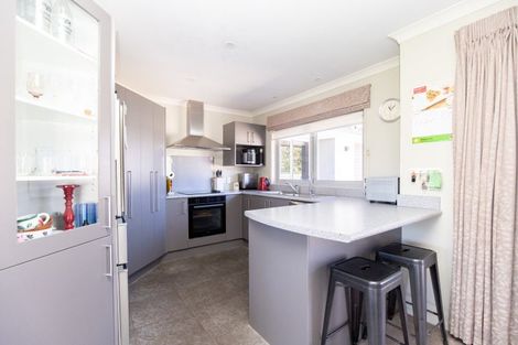 Photo of property in 27 Benner Drive, Ngatea, 3503