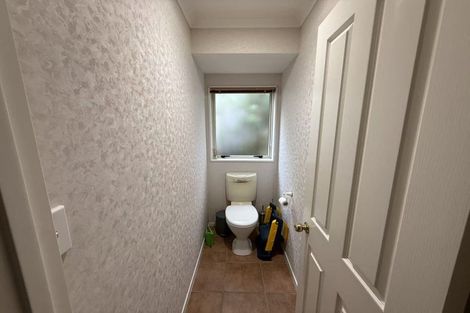 Photo of property in 6 Conacher Close, East Tamaki Heights, Auckland, 2016