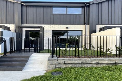 Photo of property in 2/81 Kervil Avenue, Te Atatu Peninsula, Auckland, 0610