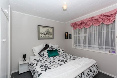 Photo of property in 2/12 Ambury Place, Merrilands, New Plymouth, 4312