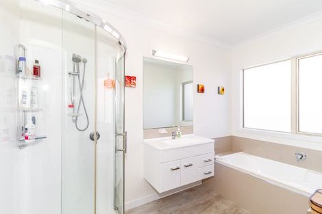 Photo of property in 12 Rotoiti Way, Poraiti, Napier, 4112